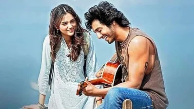 &lsquo;সাইয়ারা&rsquo; সিনেমার দৃশ্যে আহান পান্ডে ও অনীত পাড্ডা। ছবি: সংগৃহীত