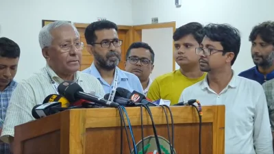 নির্বাচন কমিশনের (ইসি) সিনিয়র সচিব আখতার আহমেদ