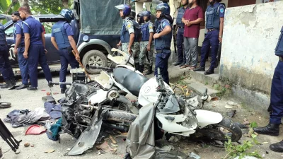 লোকাল থানা, হাইওয়ে থানা ও উপজেলা পরিষদ ভাংচুর। ছবি: ইত্তেফাক