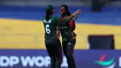 মারোভা ভিডিও কলটিতে মায়ের প্রার্থনা নিয়ে খেলতে গিয়েছিলেন