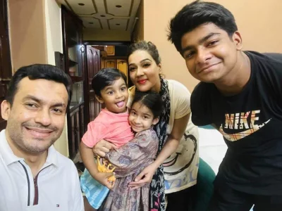 স্বামী-সন্তানের সঙ্গে ফেসবুকে ছবি পোস্ট করেছেন চিত্রনায়িকা মাহিয়া মাহি