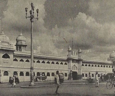 ভারতবর্ষের প্রথম দিককার বৈদ্যুতিক সড়ক বাতি। ছবি: সংগৃহীত 