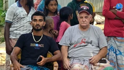 বাংলাদেশি বন্ধুর সঙ্গে তেরি পারসন
