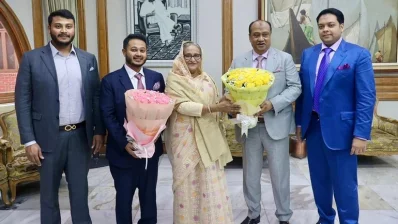 শেখ হাসিনার সঙ্গে এস আলম পরিবার
