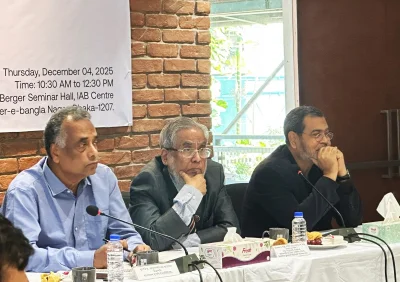 বাঁ থেকে&mdash;বাস্থই সভাপতি স্থপতি ড. আবু সাঈদ এম আহমেদ, প্রখ্যাত পুর প্রকৌশলী ড. শামীম জেড বসুনিয়া, বাস্থই সহসভাপতি স্থপতি মাহফুজুল হক জগলুল। ছবি: ইত্তেফাক
