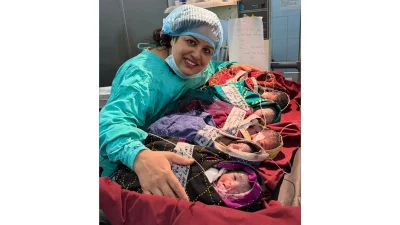 চট্রগ্রামের সাতকানিয়ায় দীর্ঘ ১০ বছর নিঃসন্তান থাকার পর পাঁচ সন্তানের জন্ম দিয়েছেন এক নারী।