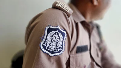পুলিশ 