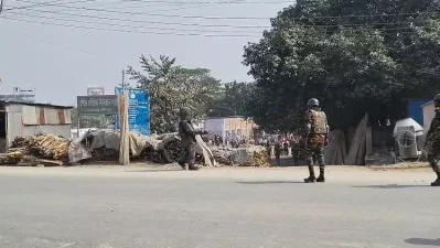 শনিবার সকালে বোমাটি উদ্ধার করেন যৌথবাহিনীর সদস্যরা