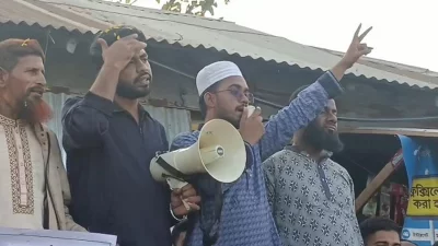 বিজয়ী পথসভায় বক্তব্য রাখছেন নোয়াখালী-৬ (হাতিয়া) আসনে এনসিপি নেতা আবদুল হান্নান মাসউদ।