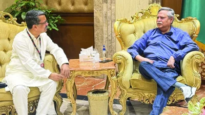 রাষ্ট্রপতি মো. সাহাবুদ্দিনের সঙ্গে আলাপচারিতায় কালের কণ্ঠের নির্বাহী সম্পাদক হায়দার আলী।