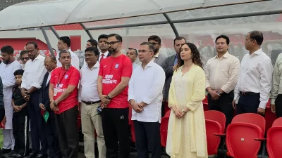 মেয়ে জাইমাকে নিয়ে জাতীয় স্টেডিয়ামে হাজির প্রধানমন্ত্রী তারেক রহমান 