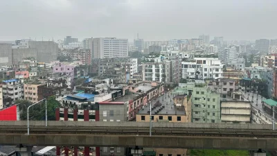 সকাল থেকেই বৃষ্টিতে ভিজছে রাজধানী ঢাকা। ছবি: খন্দকার পুলক