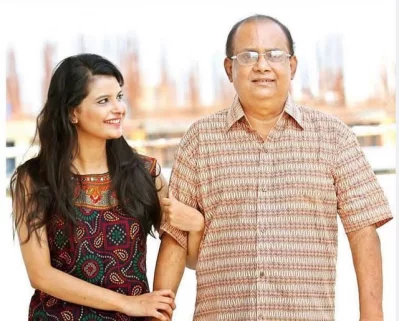 অভিনেত্রী শবনম ফারিয়া ও তার বাবা