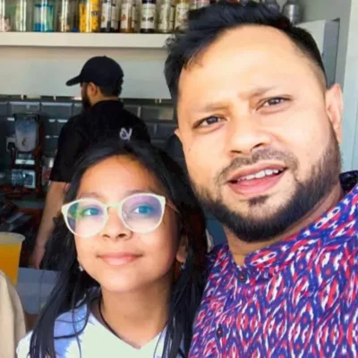 বাবার সঙ্গে মৃত মেয়ে সামিয়া।