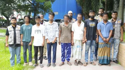 হত্যাকাণ্ডের সাথে জরিত সন্দেহে আটক আট