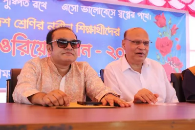 সামসুল হক খান স্কুল এন্ড কলেজের অধ্যক্ষ মাহবুবুর রহমান মোল্লা ও সামসুল হক খান স্কুল অ্যান্ড কলেজের এডহক কমিটির চেয়ারম্যান ও গাজীপুর উন্নয়ন কর্তৃপক্ষের চেয়ারম্যান মোহাম্মদ আবদুল মান্নান