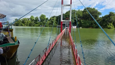 পানিতে তলিয়ে গেছে রাঙ্গামাটির ঝুলন্ত সেতু