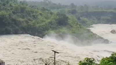 ডিভিসি ও কংসাবতী বাঁধের পানি ছাড়ায় পশ্চিমবঙ্গে ভয়াবহ বন্যার আশঙ্কা। ছবি: ভিডিও থেকে নেয়া