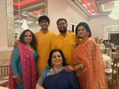 পরিবারের সঙ্গে রুনা লায়লা