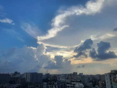 রাজধানীর কারওয়ান বাজার এলাকা থেকে তোলা। ছবি: শাকিরুল আলম শাকিল 