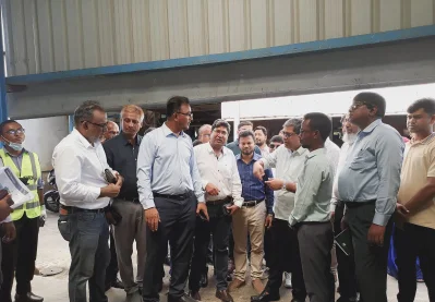 কক্সবাজারে বর্জ্য থেকে বিদ্যুৎ উৎপাদনের প্রকল্প বাস্তবায়নের সম্ভাবনা নিয়ে পর্যালোচনার কথা জানান প্রতিমন্ত্রী মীর শাহে আলম। ছবি: ইত্তেফাক 
