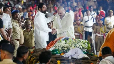 নানা পাটেকারকে রাষ্ট্রীয় মর্যাদায় শেষবিদায়