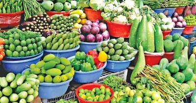 ৮০ টাকার নিচে শুধু পেঁপে ও কুমড়া, চড়া সবজির বাজার