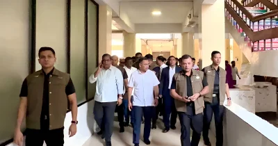 সাড়ে চার ঘণ্টায় ১৩ জায়গা ঘুরলেন প্রধানমন্ত্রী, আজিমপুরে অপরিচ্ছন্নতায় অসন্তোষ