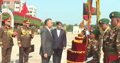 নবম পদাতিক ডিভিশনের সাত ইউনিটকে জাতীয় পতাকা দিলেন প্রধানমন্ত্রী