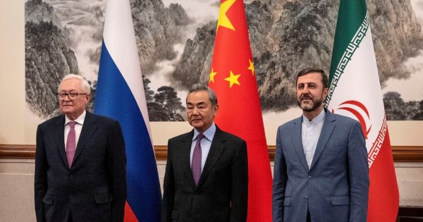 পশ্চিমা আধিপত্য ঠেকাতে ত্রিপাক্ষিক ঐক্য: তেহরানে রাশিয়া-চীন-ইরান বৈঠক