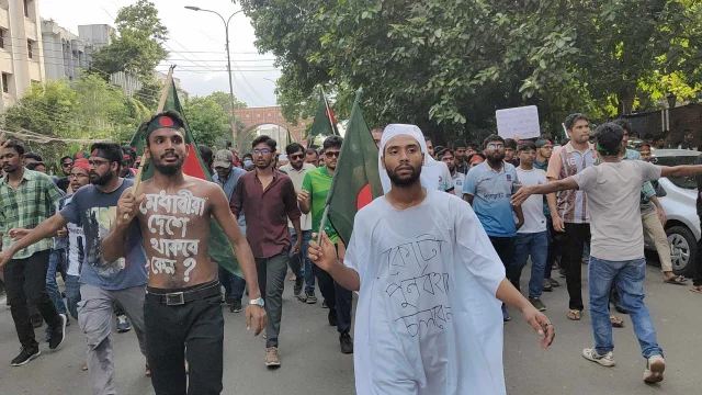 কোটা বাতিলের দাবিতে গতকাল ৬ জুলাই আন্দোলনে নামে শিক্ষার্থীরা