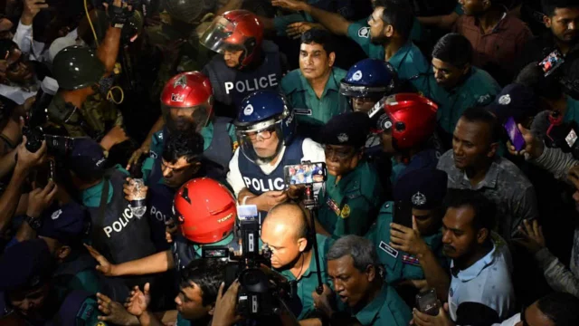 Voyaga etgan onalar porno videolarni ichkariga kiradi Kok kozli qoramagiz va qora tanli yigit ortasidagi haddan tashqari jinsiy aloqa