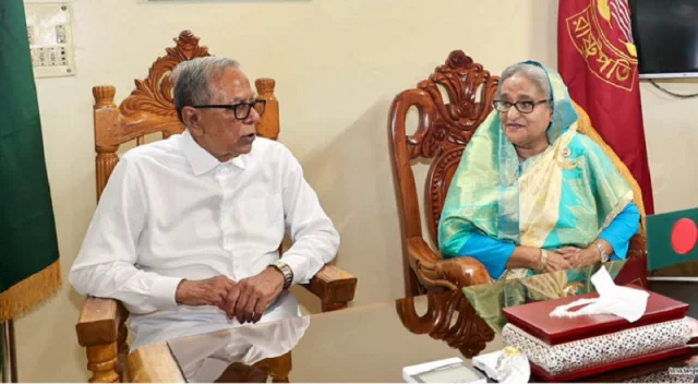 সাবেক রাষ্ট্রপতি আব্দুল হামিদ ও সাবেক প্রধানমন্ত্রী শেখ হাসিনা