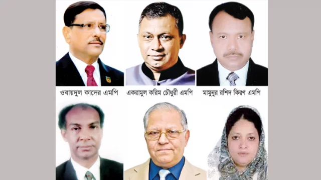 Birovning dumbasiga tortilgan narsa surati Chiroyli kokrak nipellari fotosurati