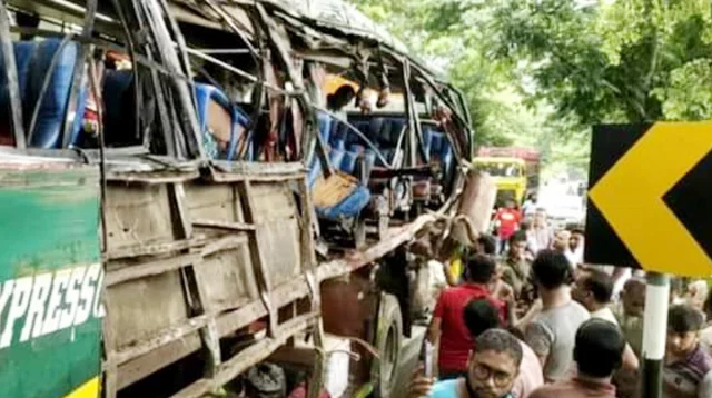 বাগেরহাটে সড়ক দূর্ঘটনায় শিশুসহ নিহত ২