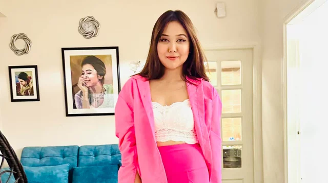 সড়ক দুর্ঘটনায় গুরুতর আহত অভিনেত্রী চমক