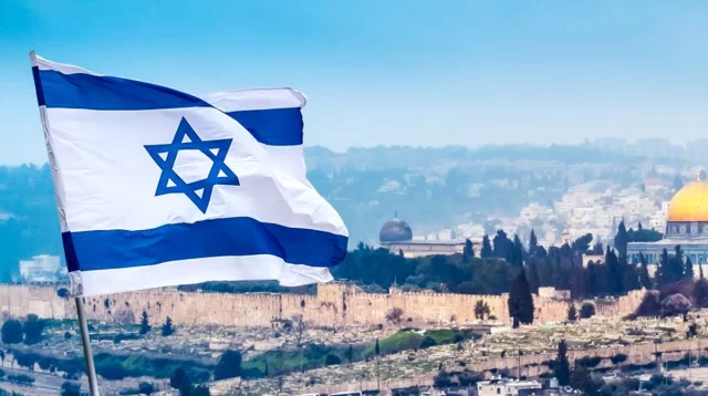 হঠাৎ চাপে ইসরায়েল