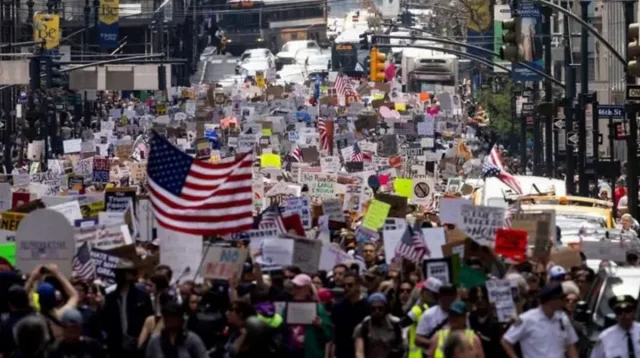 যুক্তরাষ্ট্রজুড়ে ফের ট্রাম্পের বিরুদ্ধে বিক্ষোভ
