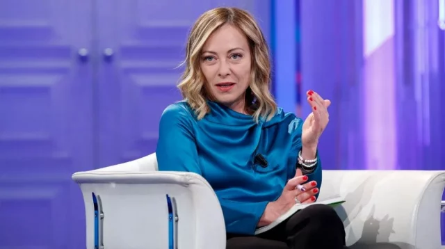 Natasha yalangoch fotosuratlar Genikologning tukli mushuk