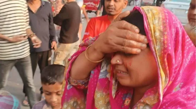 ঢাকায় কয়েক মিনিটের ব্যবধানে ৩ ককটেল বিস্ফোরণ, নারী আহত