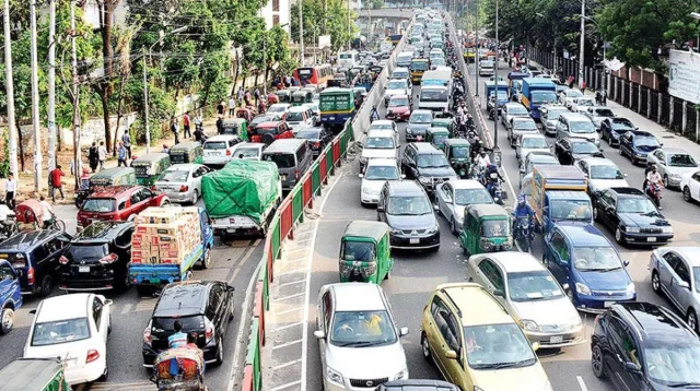 ব্যক্তিগত গাড়ি নয়, গণপরিবহনে অফিসে আসার নির্দেশ ব্যাংক কর্মকর্তাদের