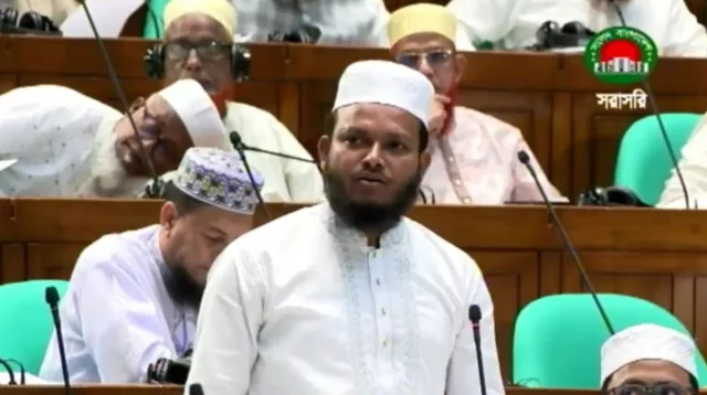 বিদ্যুৎ সংকটে ভেঙে পড়েছে শিক্ষাব্যবস্থা, 'হায় হায়' করছে এসএসসি  পরীক্ষার্থীরা