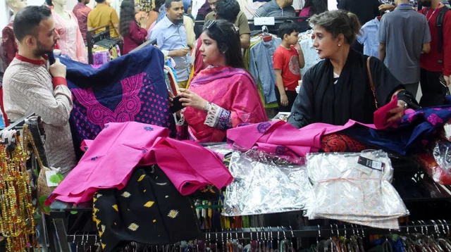 শপিংমল-দোকানপাট খোলা রাখার নতুন সময় নির্ধারণ, আজ থেকেই কার্যকর