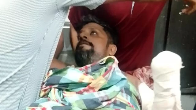 চুয়াডাঙ্গায় যুবদলের বহিষ্কৃত সাবেক নেতাকে কুপিয়ে জখম, হাতের কবজি বিচ্ছিন্ন