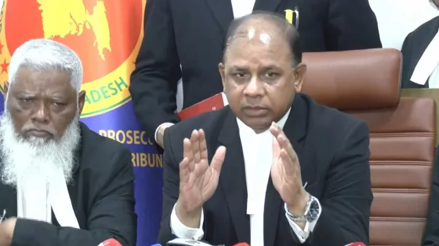 গণমাধ্যমে কথা বলছেন আন্তর্জাতিক অপরাধ ট্রাইব্যুনালের চিফ প্রসিকিউটর মো. আমিনুল ইসলাম। ছবি: সংগৃহীত