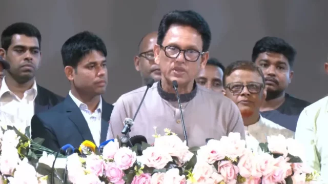 রাজশাহী মেডিকেল কলেজ মিলনায়তনে এক মতবিনিময় সভায় শিক্ষামন্ত্রী ড. আ ন ম এহছানুল হক মিলন।  ছবি: ভিডিও থেকে নেওয়া