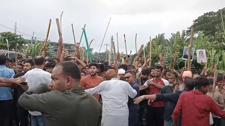 গোপালগঞ্জে সেনাসদস্যের ওপর হামলা