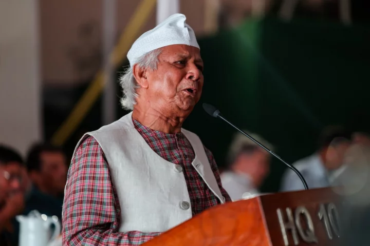 উখিয়ায় শরণার্থী ক্যাম্পে লাখো রোহিঙ্গার সঙ্গে ইফতার করেছেন প্রধান উপদেষ্টা ড. মুহাম্মদ ইউনূস