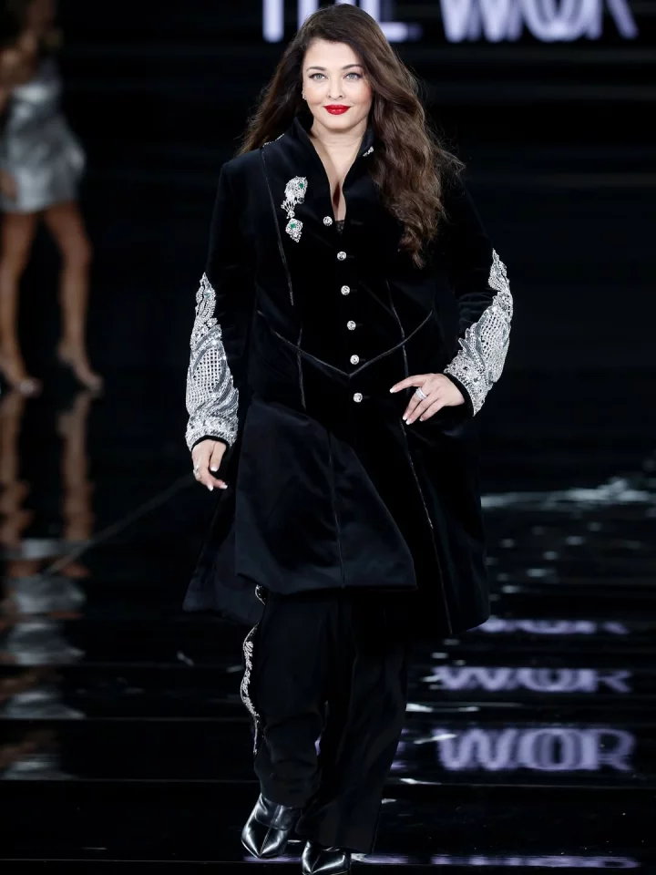 Aishwarya Rai Bachchan (@aishwaryaraibachchan_arb) graced L&rsquo;Or&eacute;al Paris &lsquo;Le D&eacute;fil&eacute;&rsquo; 2025 during 