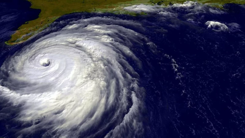 Pornografik rus qizi yigitni jinsiy aloqa qilishga undaydi.